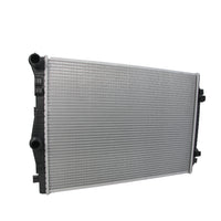 Radiador Automotriz Volkswagen Jetta 19-26 Golf 15-21 Tiguan 18-26 Seat Leon 14-20 Ateca 17-26 Audi A3/S3 15-21 Q2 18-26 Q3 16-18 TA/TM