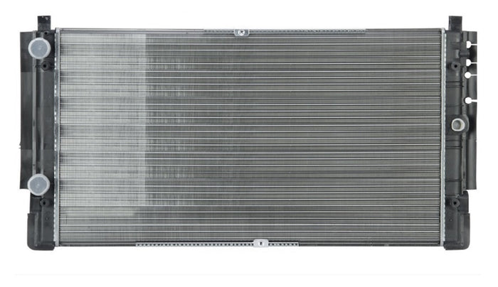 Radiador Automotriz Volkswagen Eurovan Camper, Gls, MV, Vr6 T/M 97-03 32mm Tubo Soldado