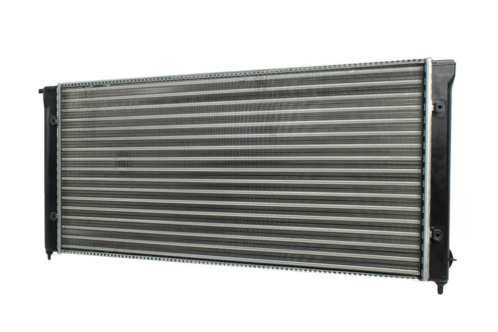 Radiador Automotríz Volkswagen Atlantic Caribe Golf Jetta 84-92 34mm Aluminio M