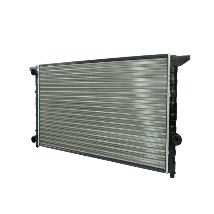 Radiador Automotríz Volkswagen Golf Jetta Derby Cabriolet Cabrio T/M 92-02 34mm Aluminio M