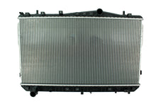 Cargar imagen en el visor de la galería, Radiador Automotriz GM Suzuki Optra base LS, LT, Forenza, Reno T/M 04-10  16mm Tubo Soldado
