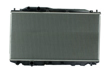 Cargar imagen en el visor de la galería, Radiador Automotriz Honda  CSX Civic T/EXT 06-11 16mm Tubo Soldado
