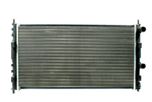 Cargar imagen en el visor de la galería, Radiador Automotríz Chrysler Stratus Cirrus TA/TM 01-06 34mm Aluminio M
