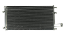 Cargar imagen en el visor de la galería, Condensador Automotriz GMC Yukon XL SLT Silverado 14-18 V8 - 6.2L
