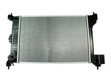 Cargar imagen en el visor de la galería, Radiador Automotriz GM Chevrolet Sonic Trax T/A 12-15 16mm Tubo Soldado
